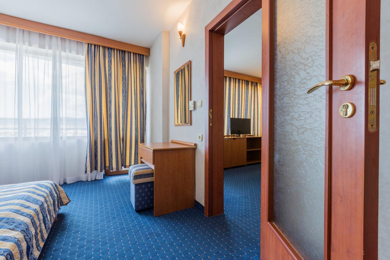 Junior Suite,507334509:JPEG